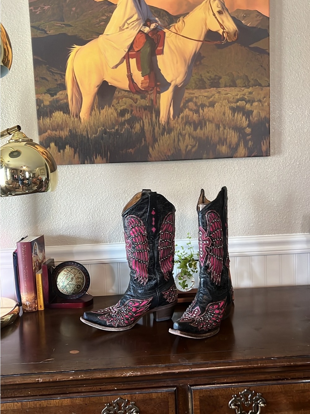 Corral Women's Leather Boots Y2K
Pink Studded Angel Wings Size 7.5 M- Vintage